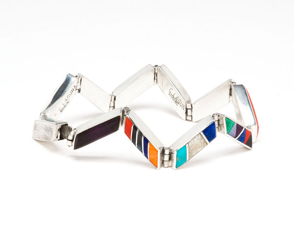 Eye-Catching Zigzag Link Bracelet