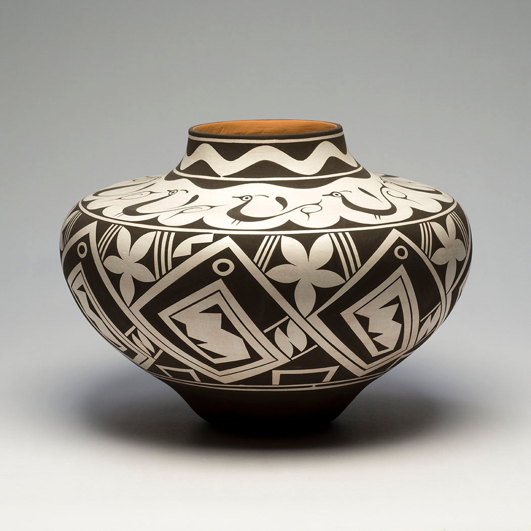 Large Zuni Rainbird Pottery