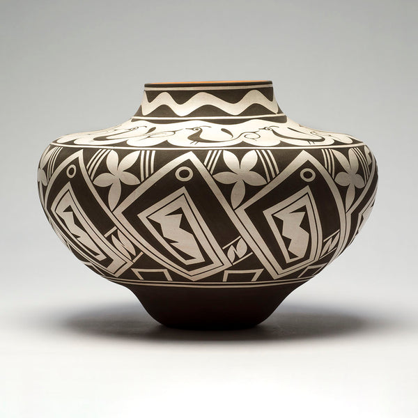 Large Zuni Rainbird Pottery