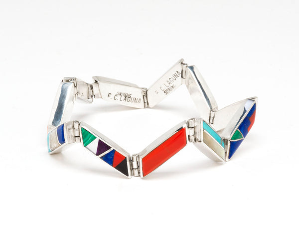 Eye-Catching Zigzag Link Bracelet